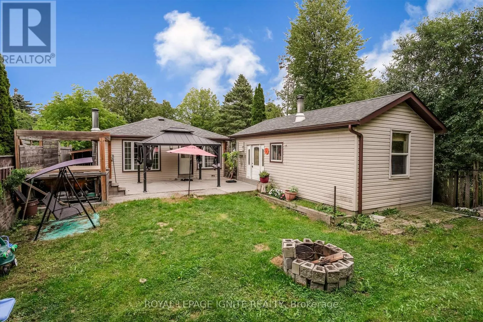 754 DOWNVIEW CRESCENT
