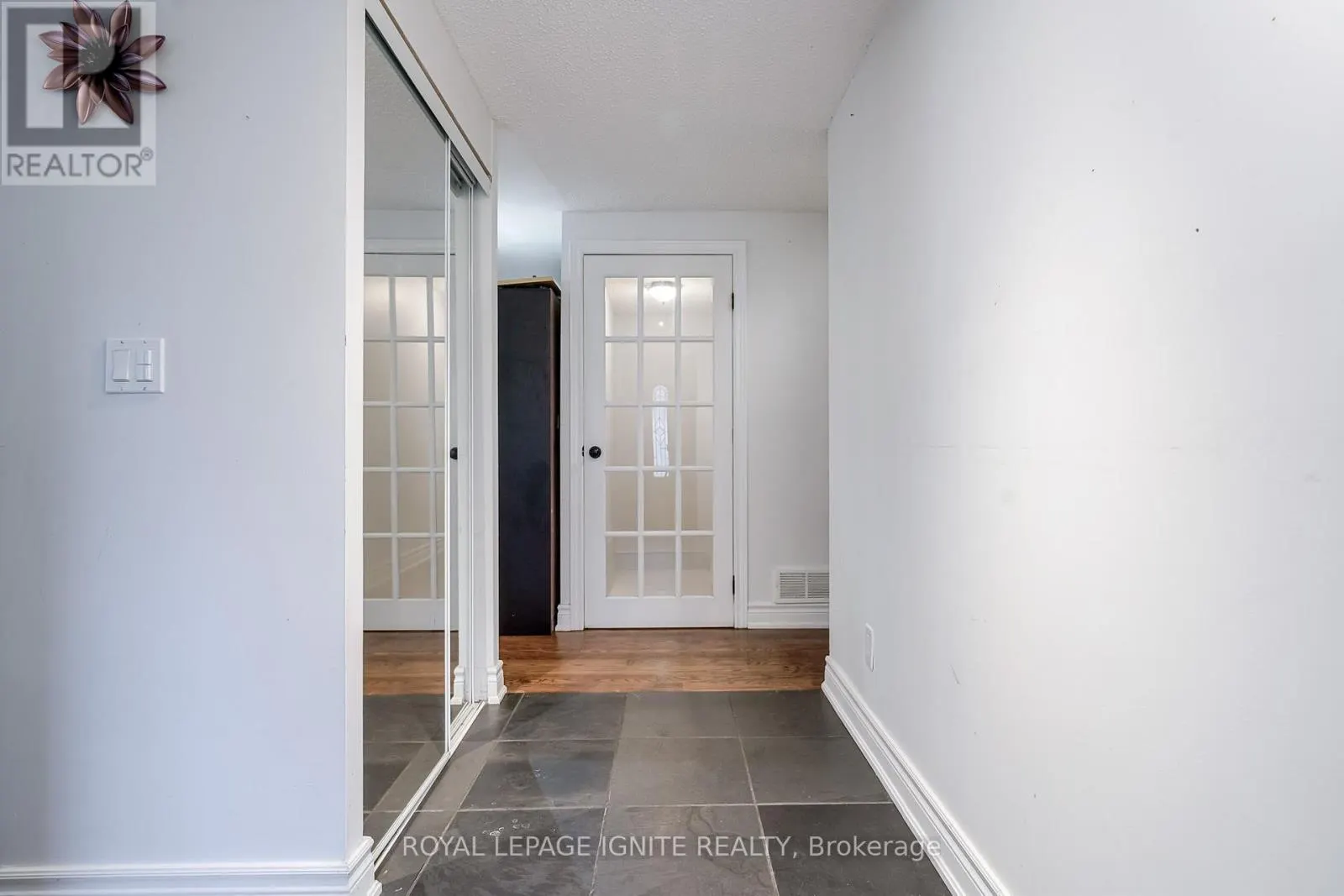 754 DOWNVIEW CRESCENT