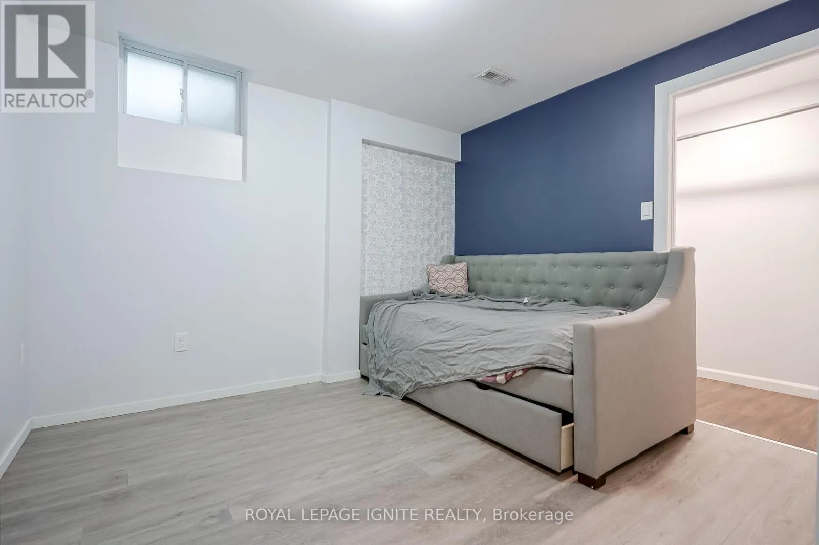 754 DOWNVIEW CRESCENT