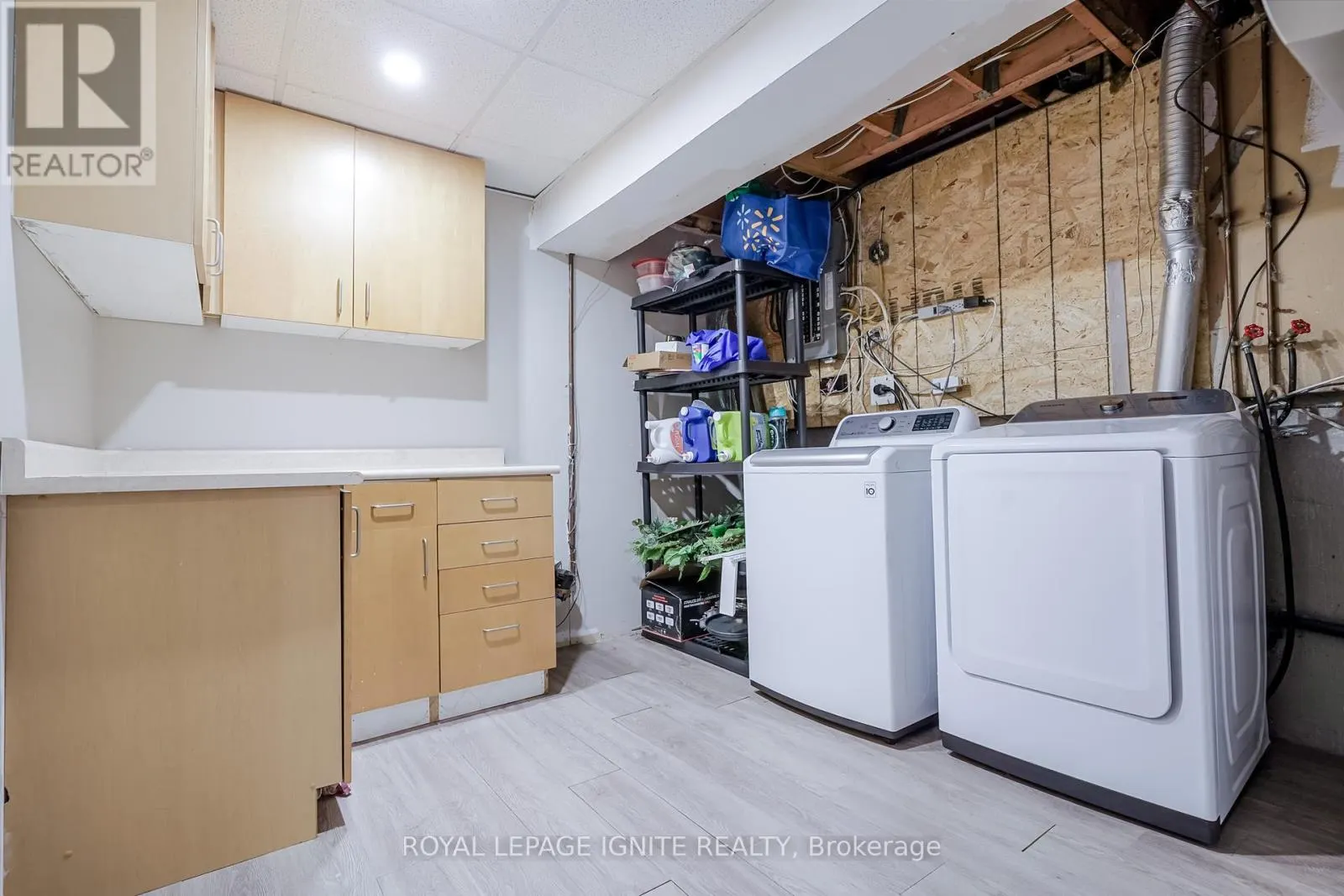 754 DOWNVIEW CRESCENT