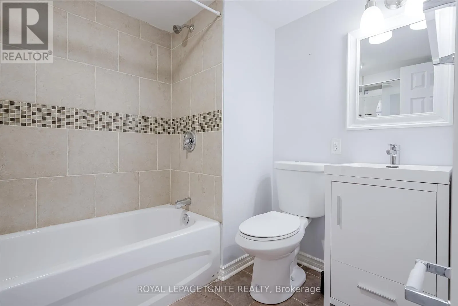 754 DOWNVIEW CRESCENT
