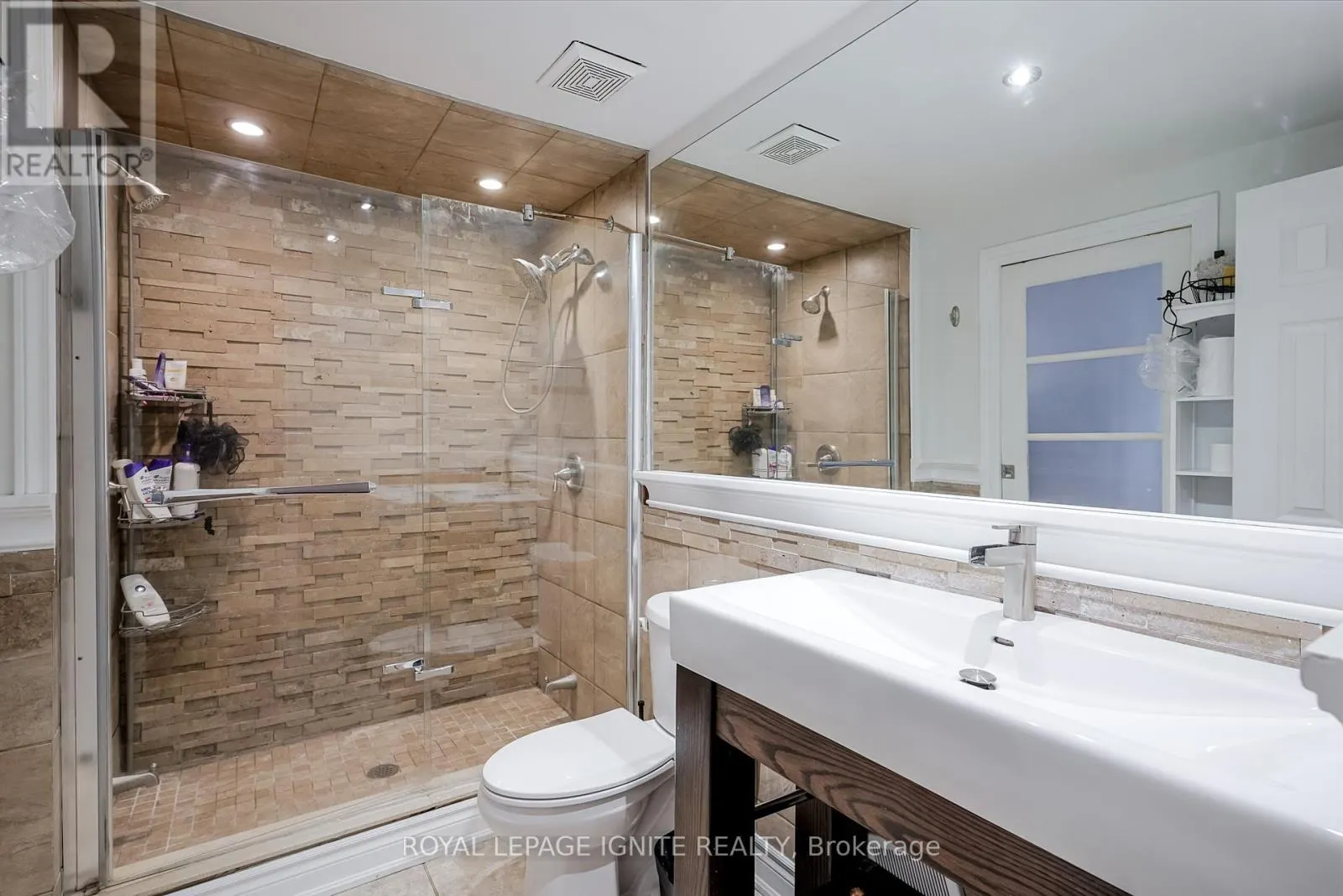 754 DOWNVIEW CRESCENT