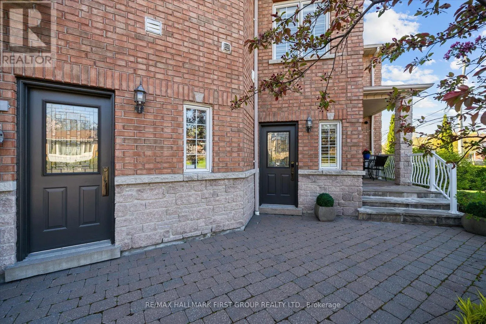 60 BRENDA CRESCENT