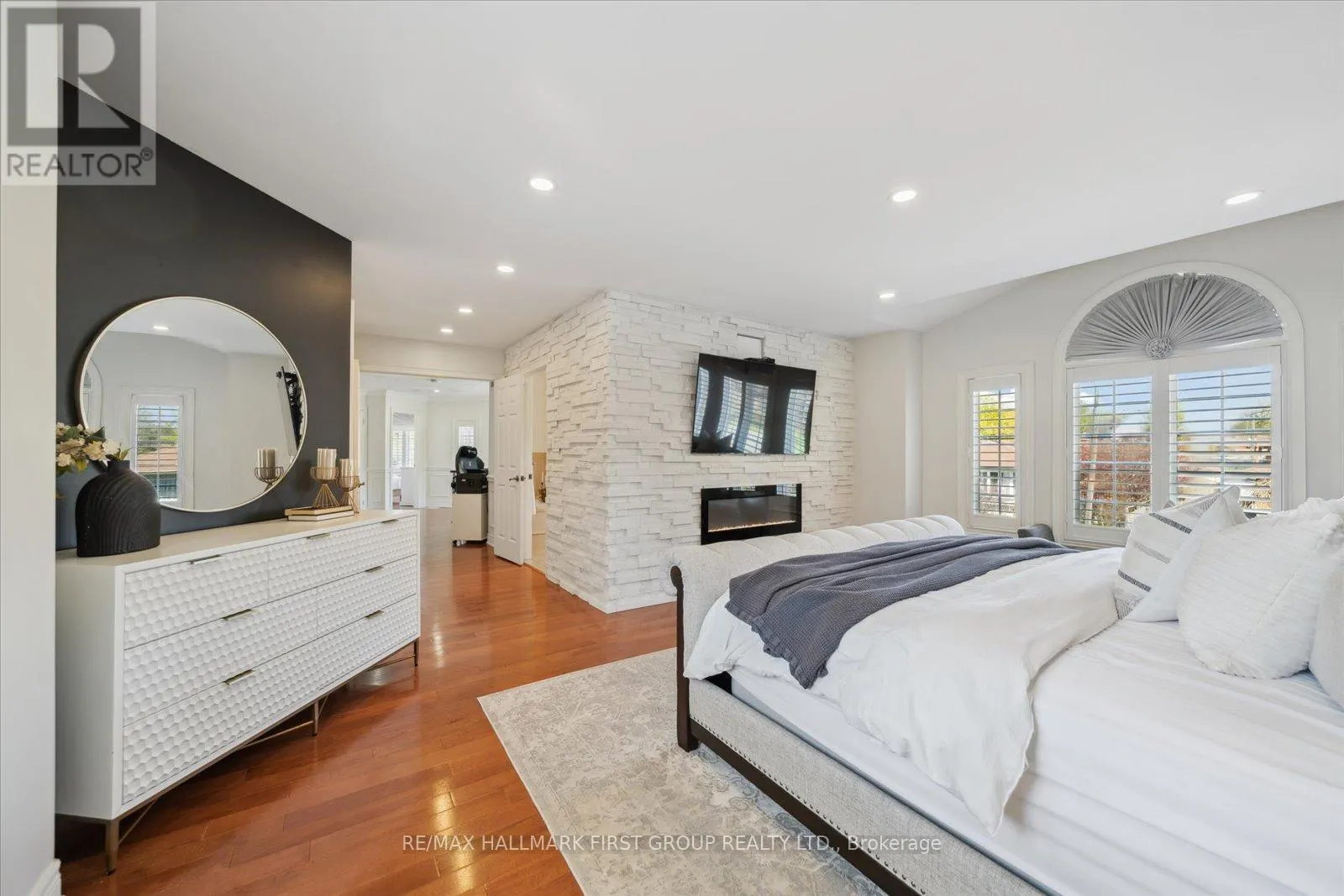 60 BRENDA CRESCENT