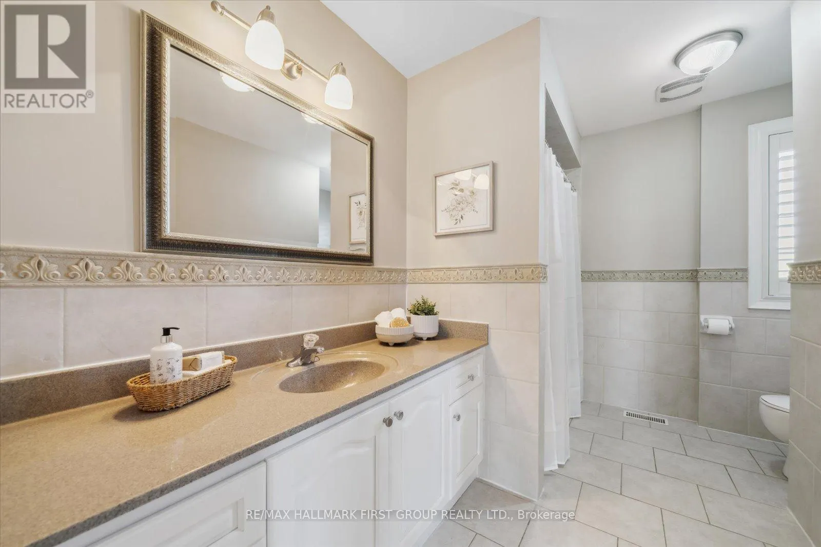 60 BRENDA CRESCENT