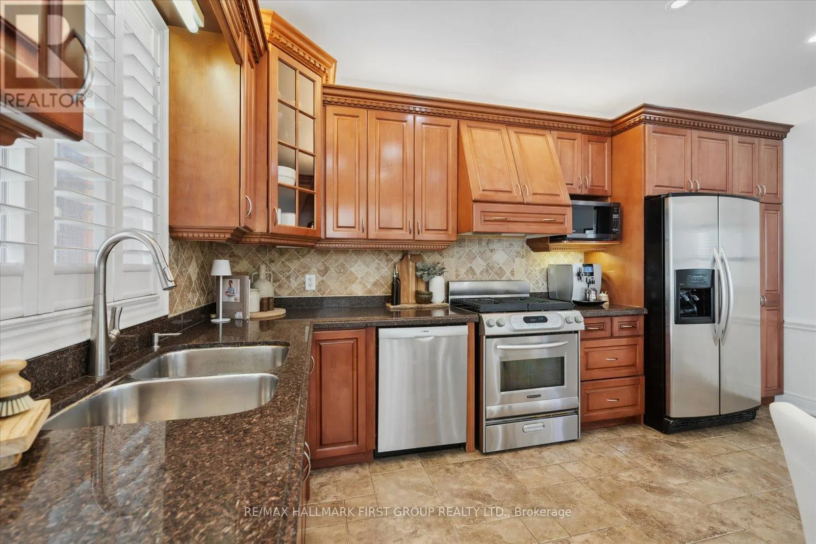 60 BRENDA CRESCENT