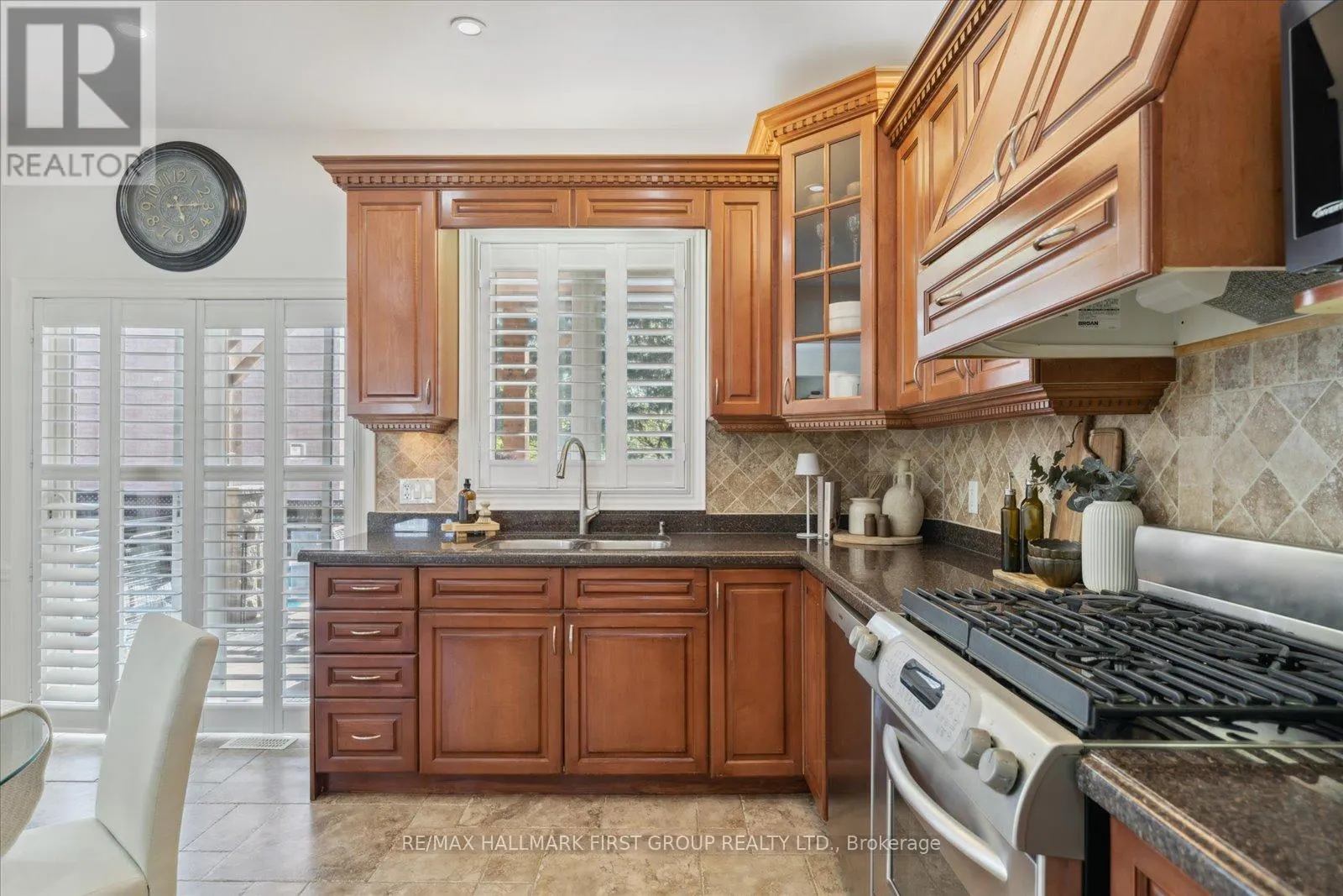 60 BRENDA CRESCENT