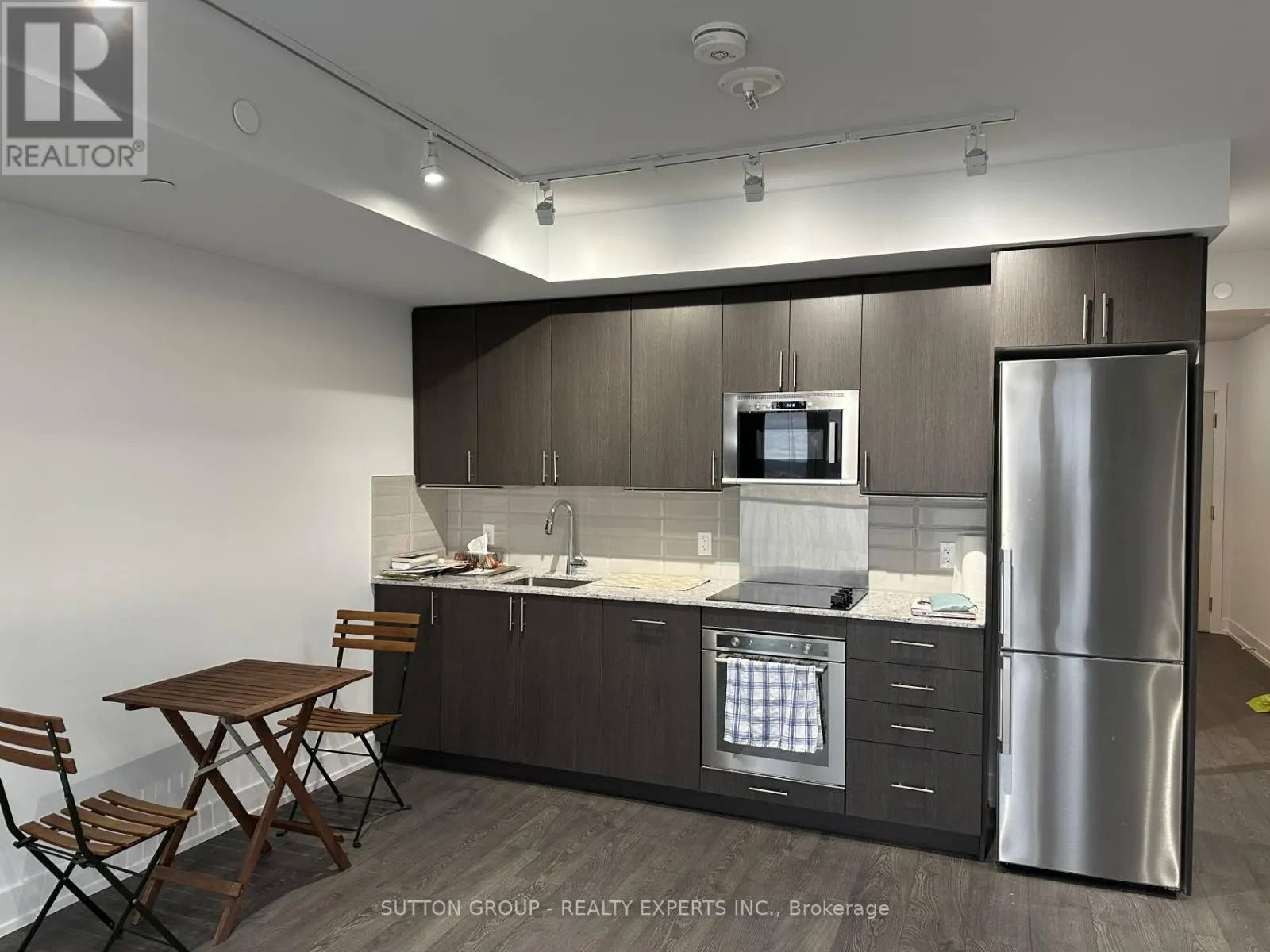 520 - 2550 SIMCOE STREET N