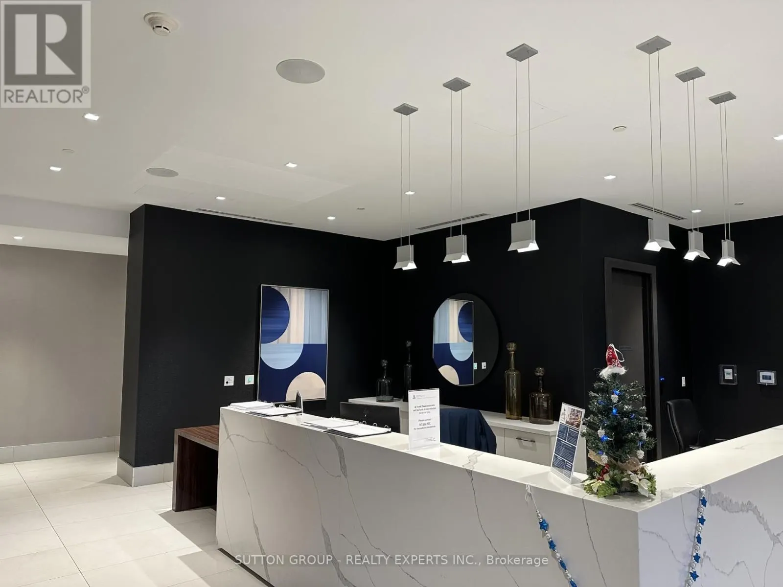 520 - 2550 SIMCOE STREET N