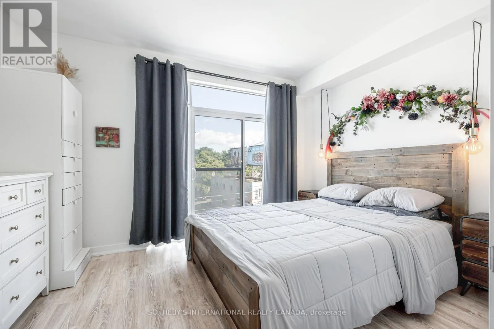 4 - 1331 GERRARD STREET