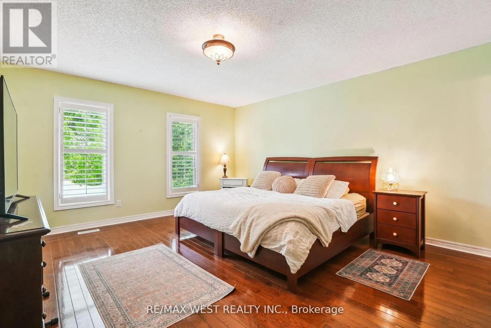 81 WOODVIEW DRIVE