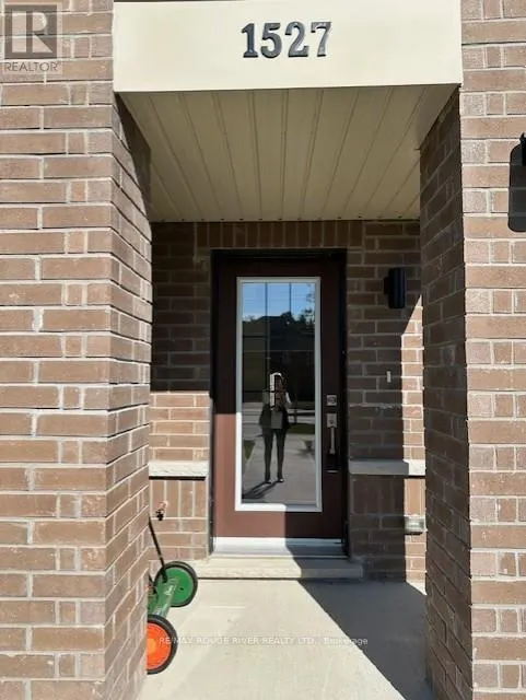 1527 GREEN ROAD