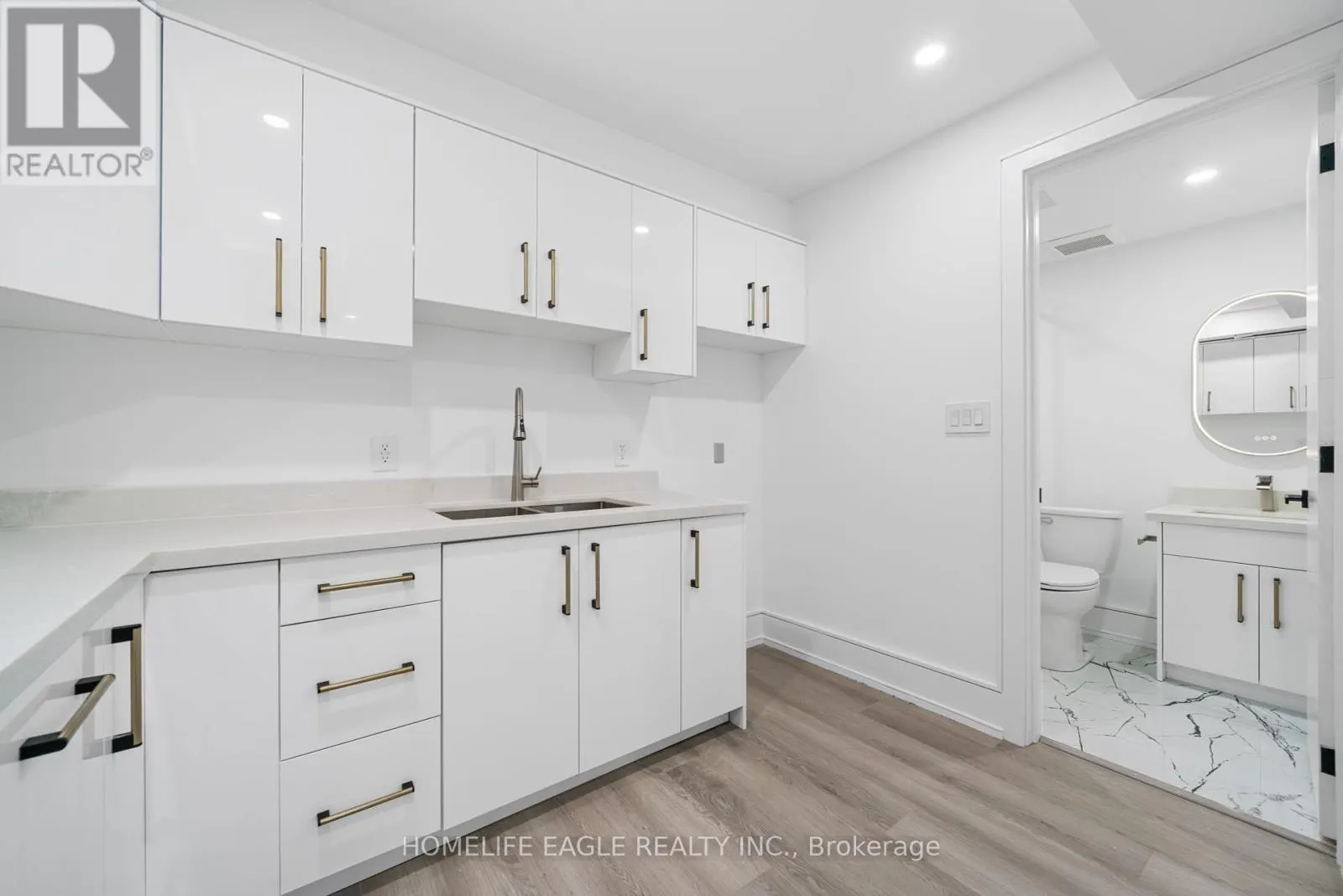 11 GLEN MUIR DRIVE