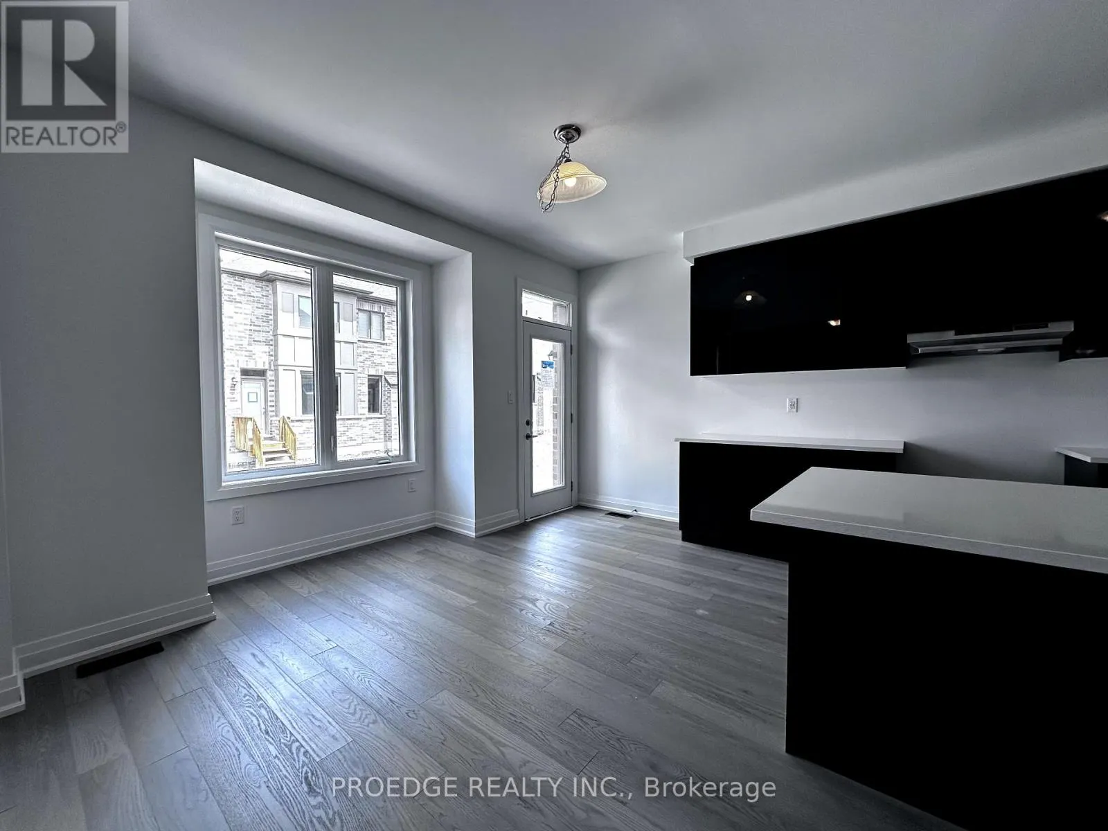 1416 MOCKINGBIRD SQUARE