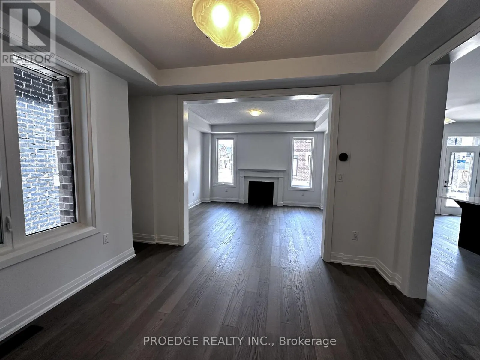 1416 MOCKINGBIRD SQUARE
