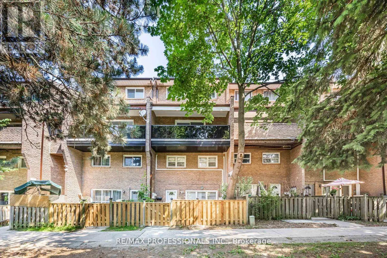 135 - 50 SCARBOROUGH GOLFCLUB ROAD N