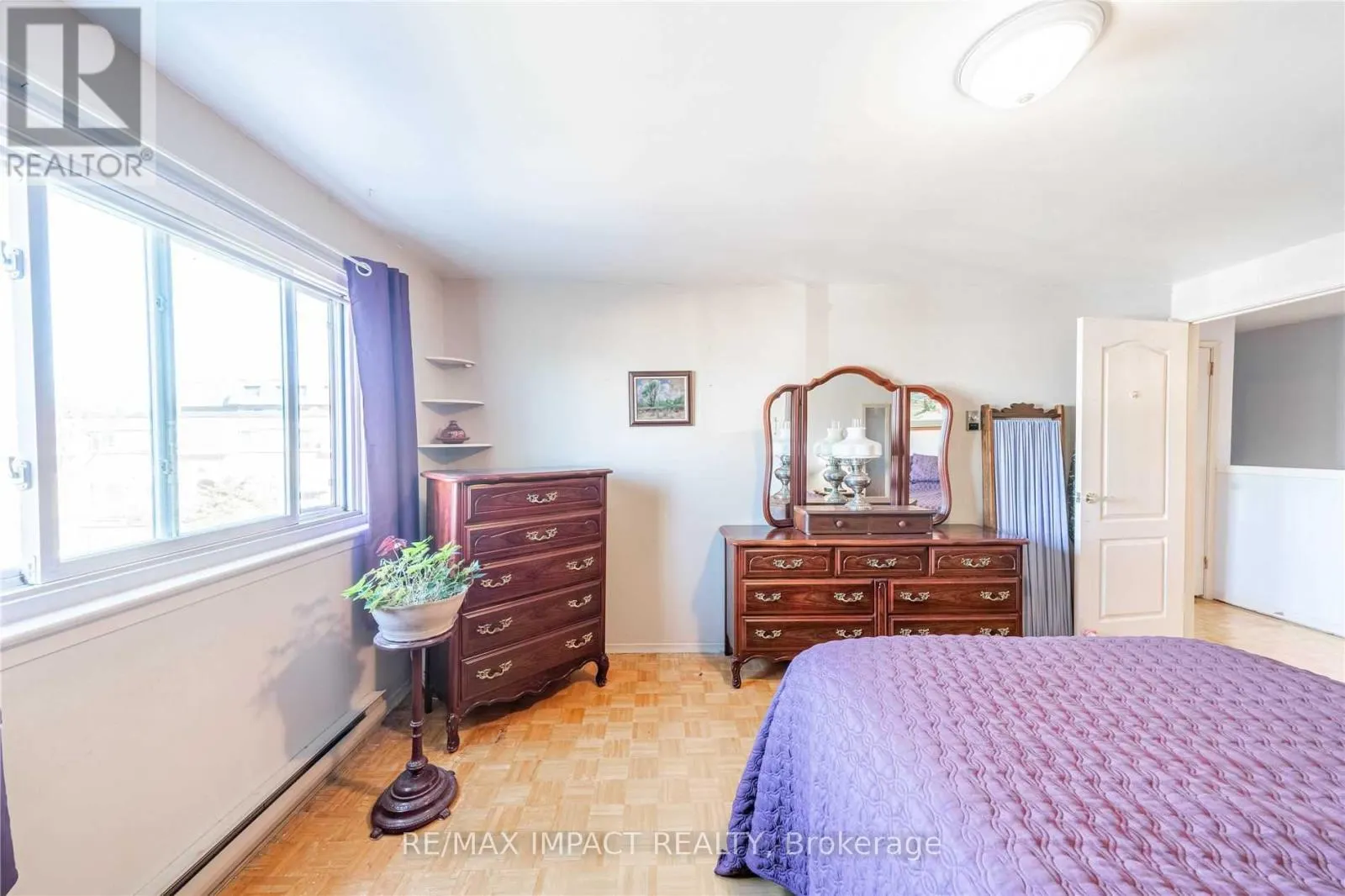28 - 33 TAUNTON ROAD E