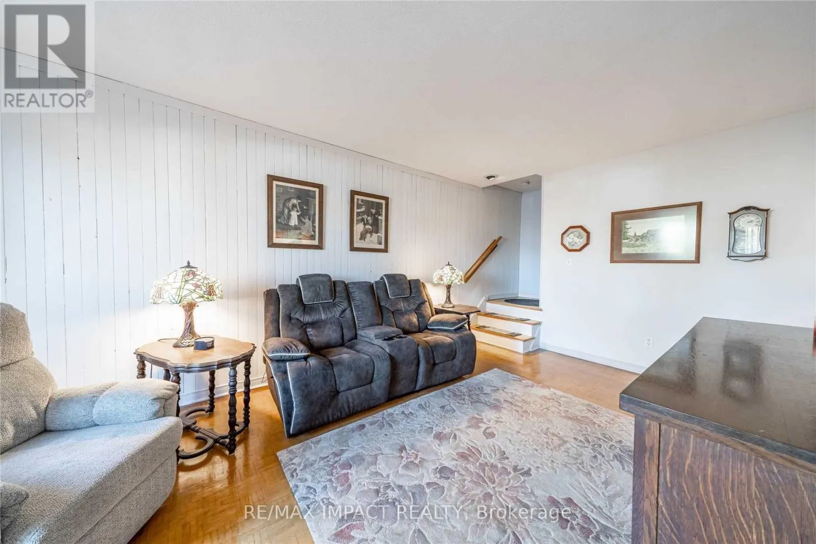 28 - 33 TAUNTON ROAD E