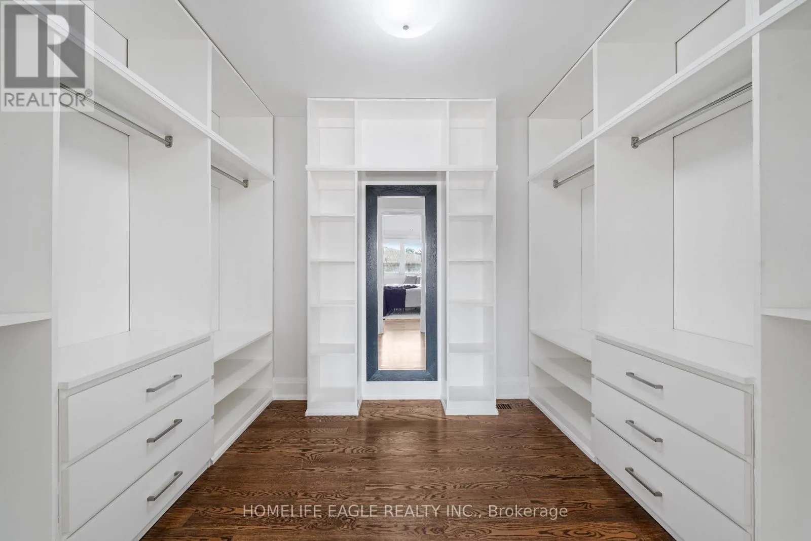 8 NICOLAN ROAD