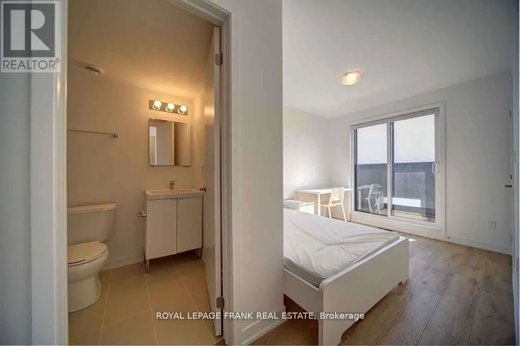8 - 1720 SIMCOE STREET N, #8