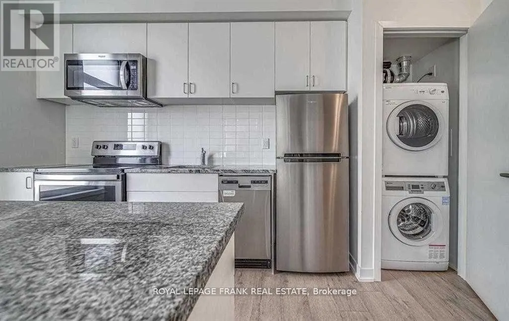 8 - 1720 SIMCOE STREET N, #8