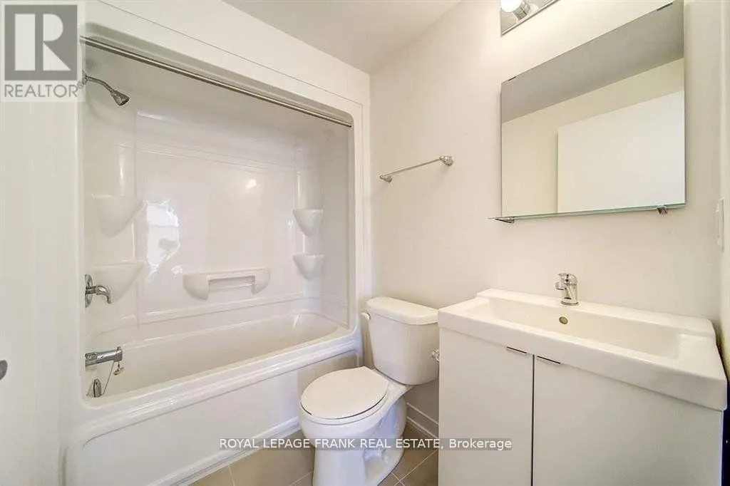 8 - 1720 SIMCOE STREET N, #8