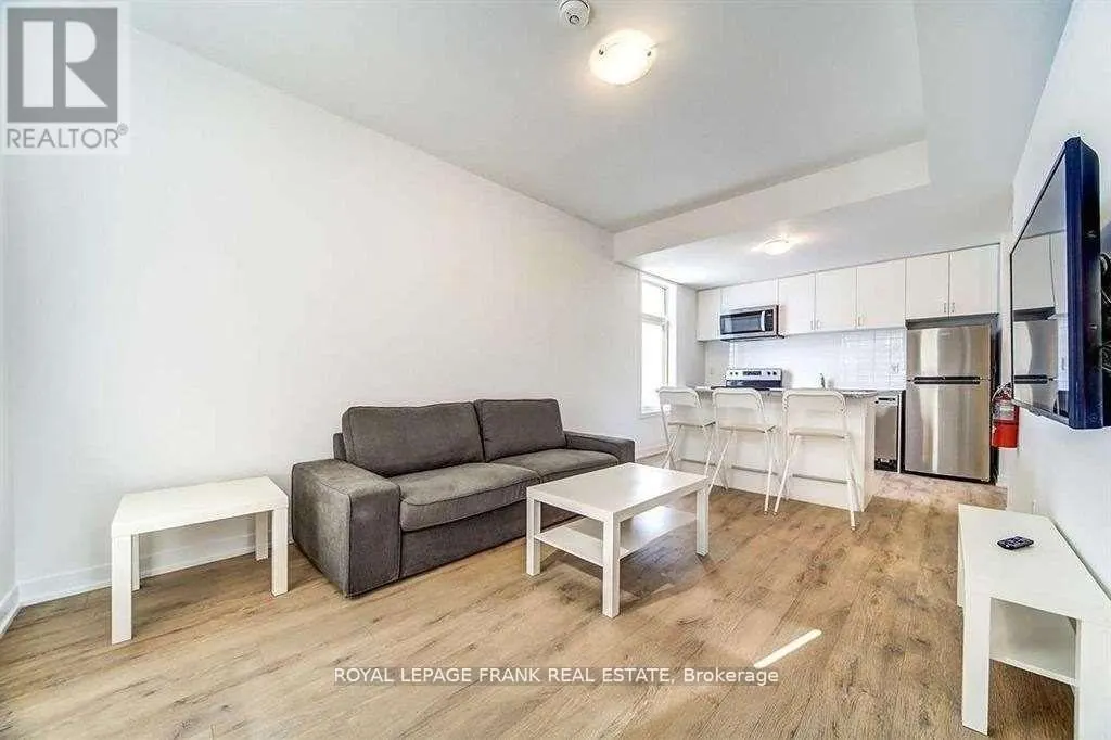 8 - 1720 SIMCOE STREET N, #8