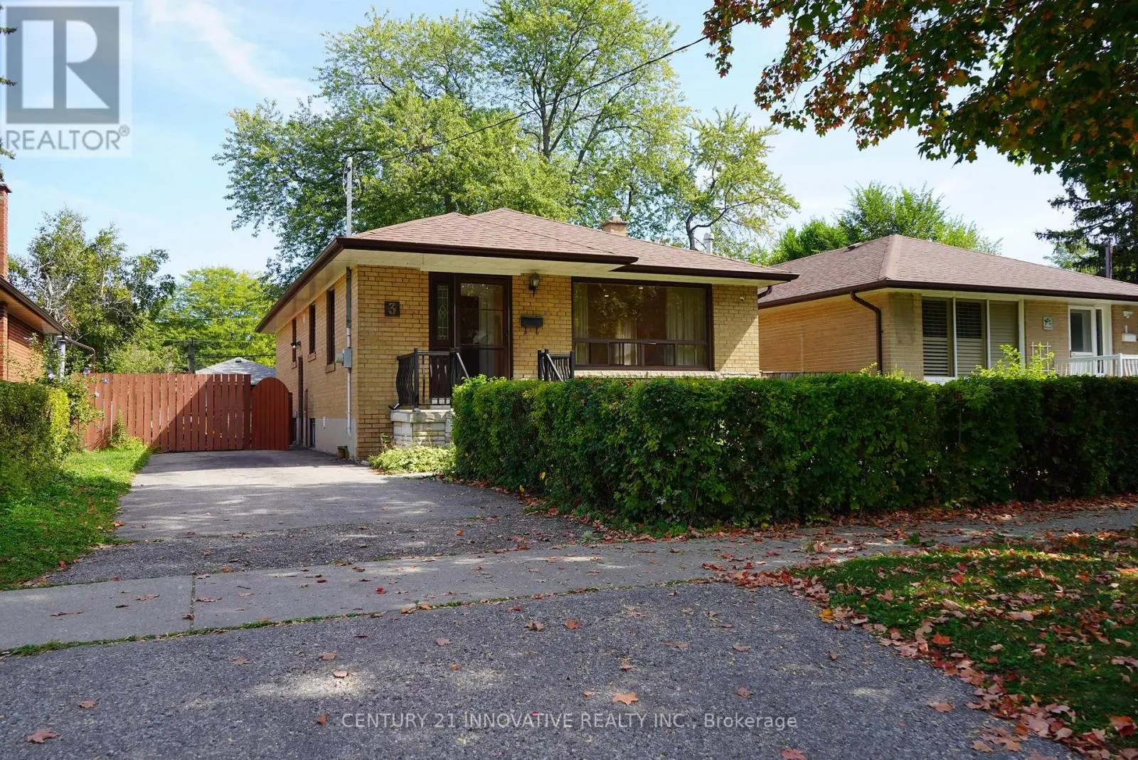 3 HOLTON ROAD