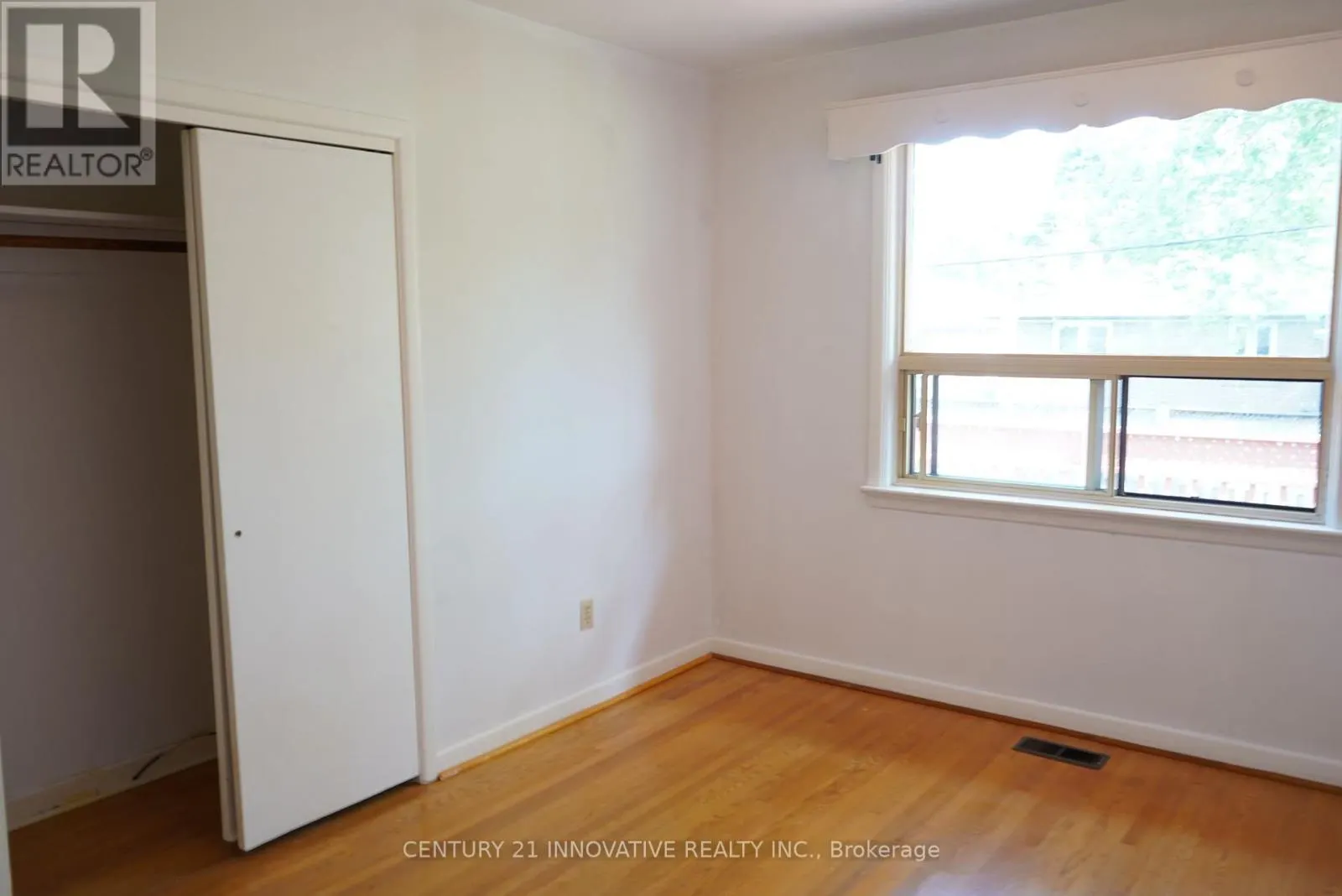 3 HOLTON ROAD
