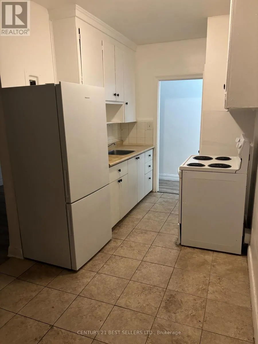 106 - 990 O'CONNOR DRIVE