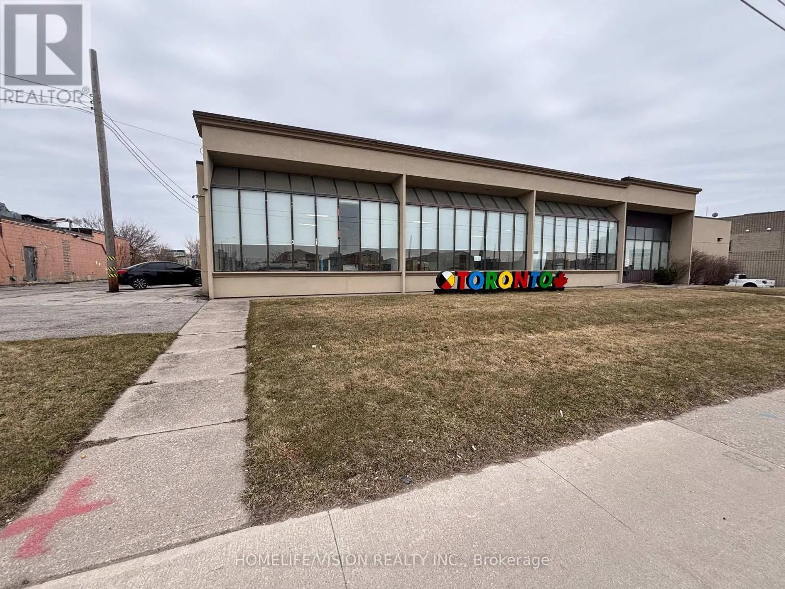 UNIT 3 - 301 DANFORTH ROAD