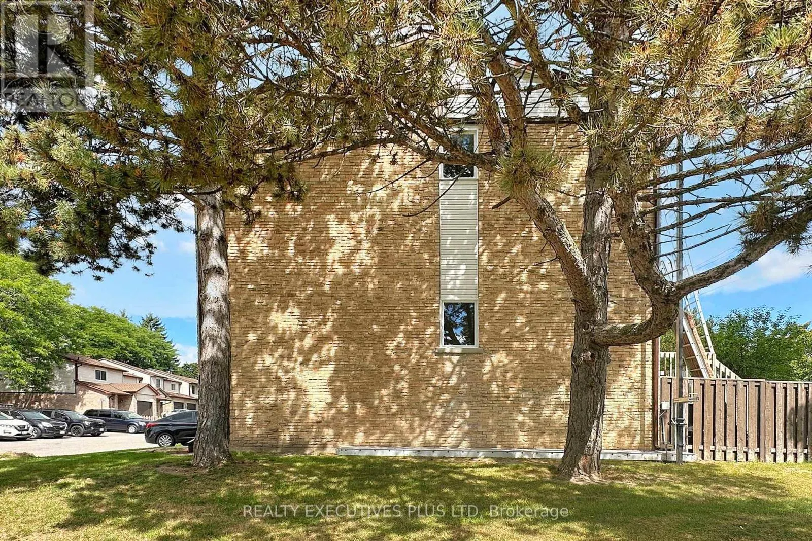 76 - 1330 TROWBRIDGE DRIVE
