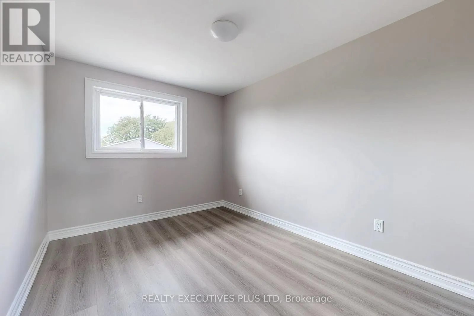 76 - 1330 TROWBRIDGE DRIVE