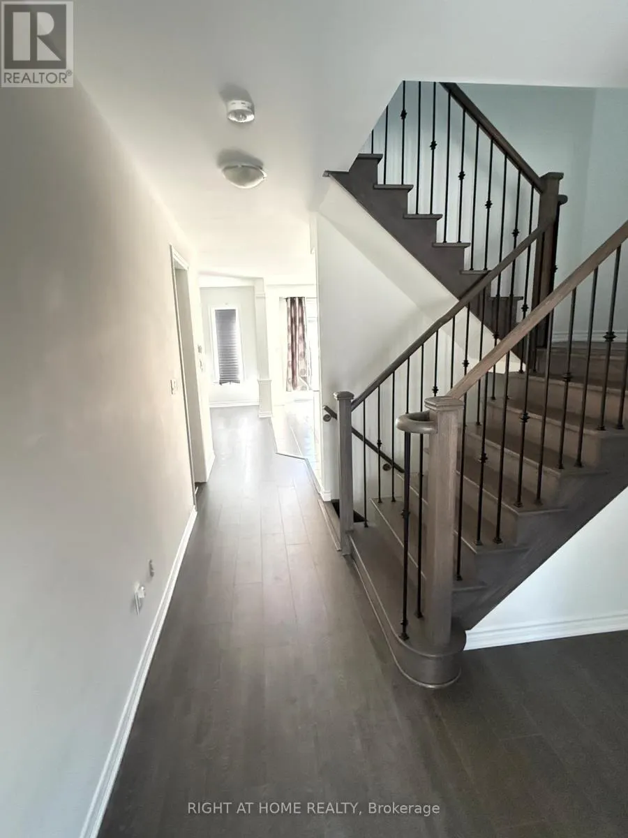34 HICKLING LANE