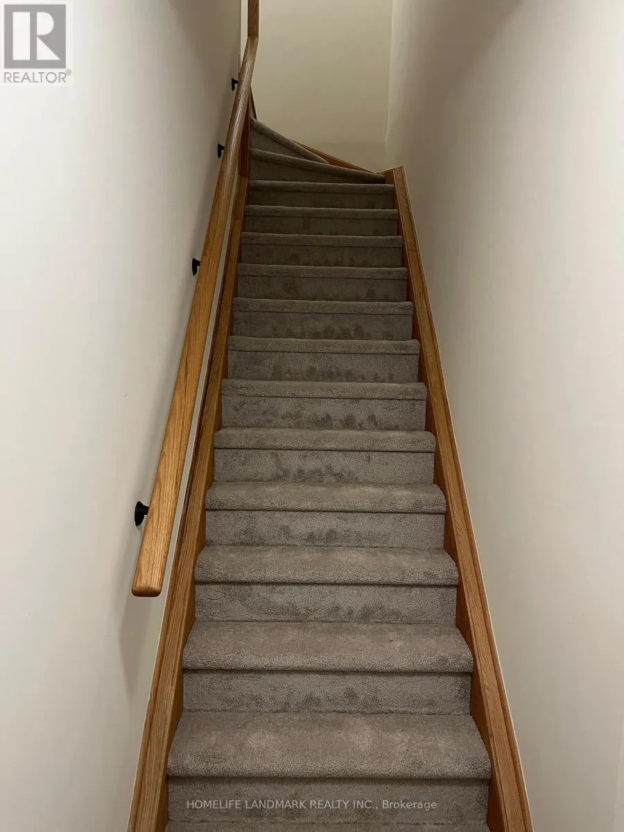 19 - 10 LIBEN WAY E