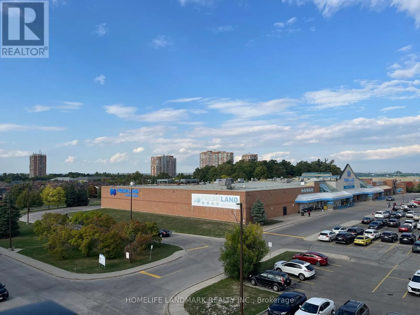 19 - 10 LIBEN WAY E