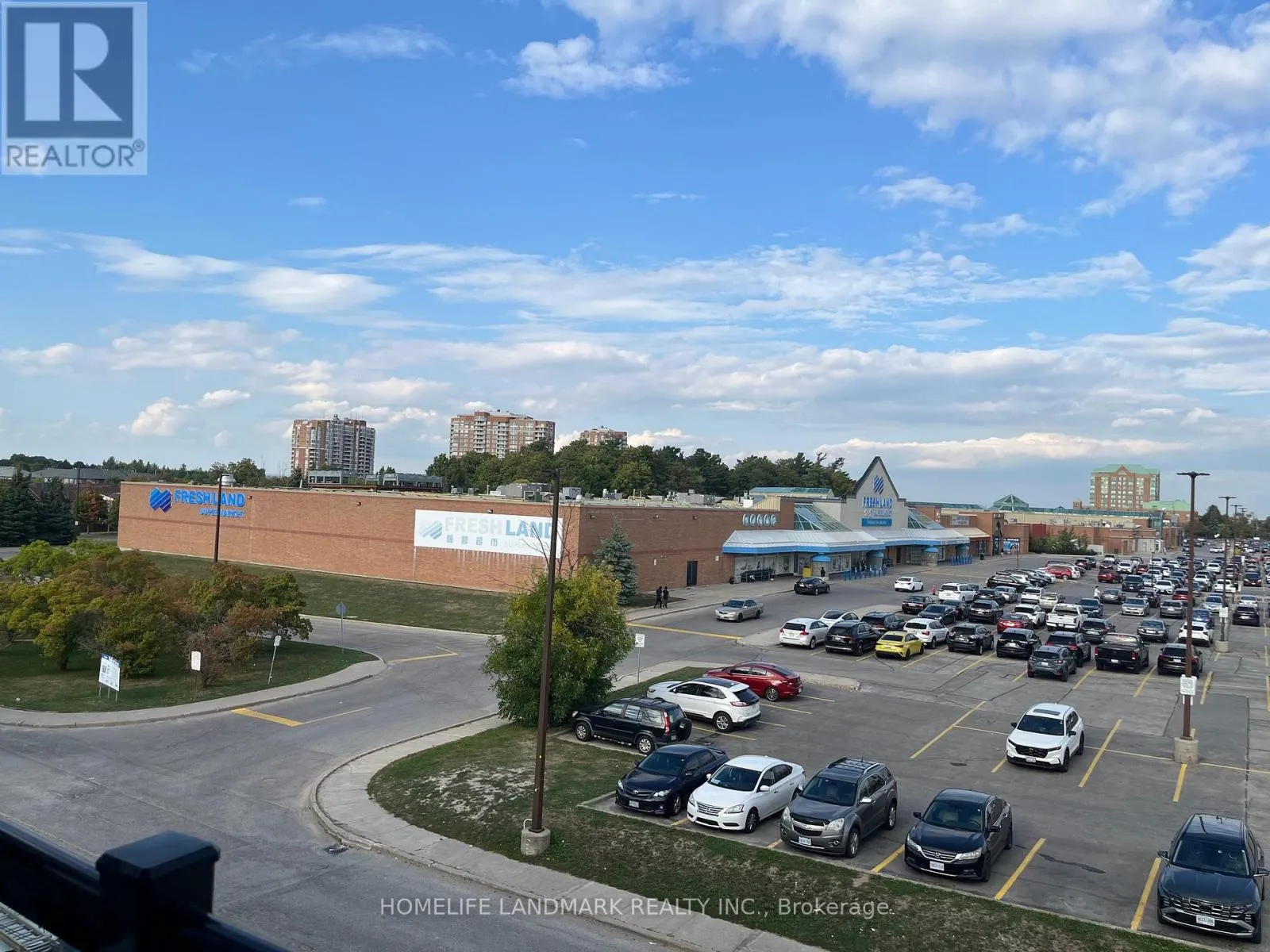 19 - 10 LIBEN WAY E
