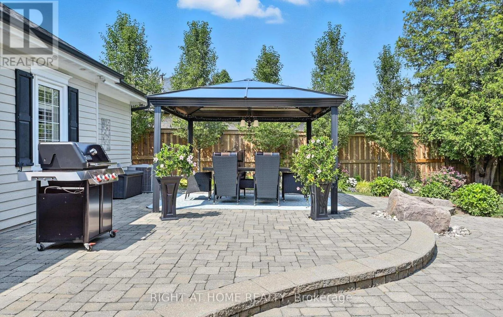1549 WILLOWSIDE COURT