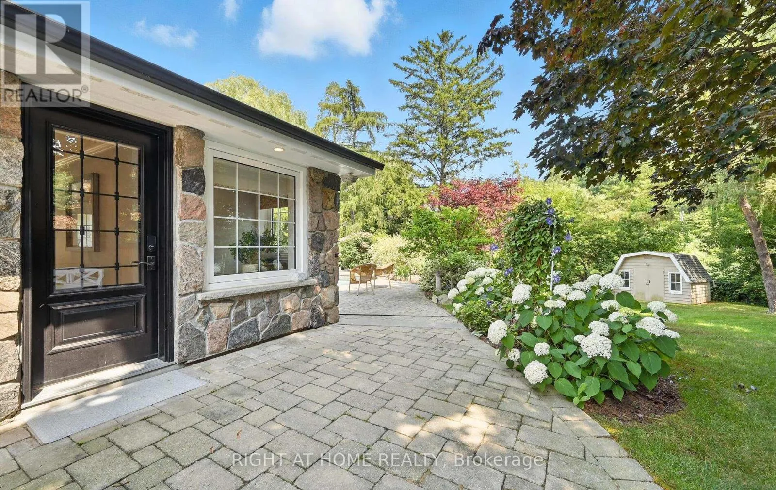 1549 WILLOWSIDE COURT