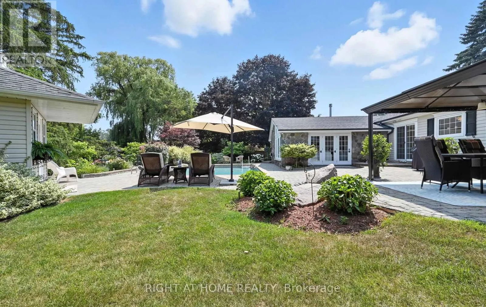 1549 WILLOWSIDE COURT