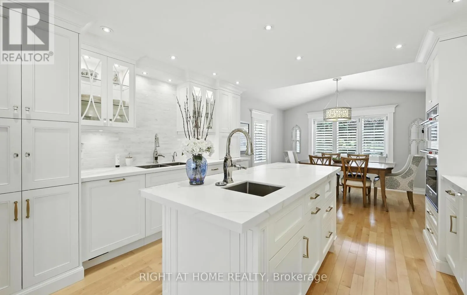 1549 WILLOWSIDE COURT