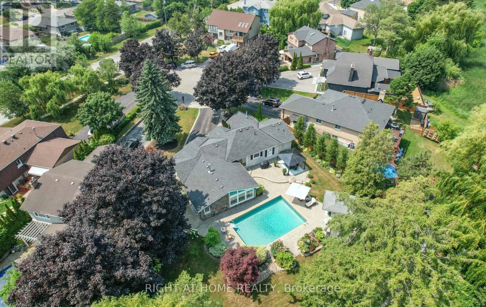 1549 WILLOWSIDE COURT