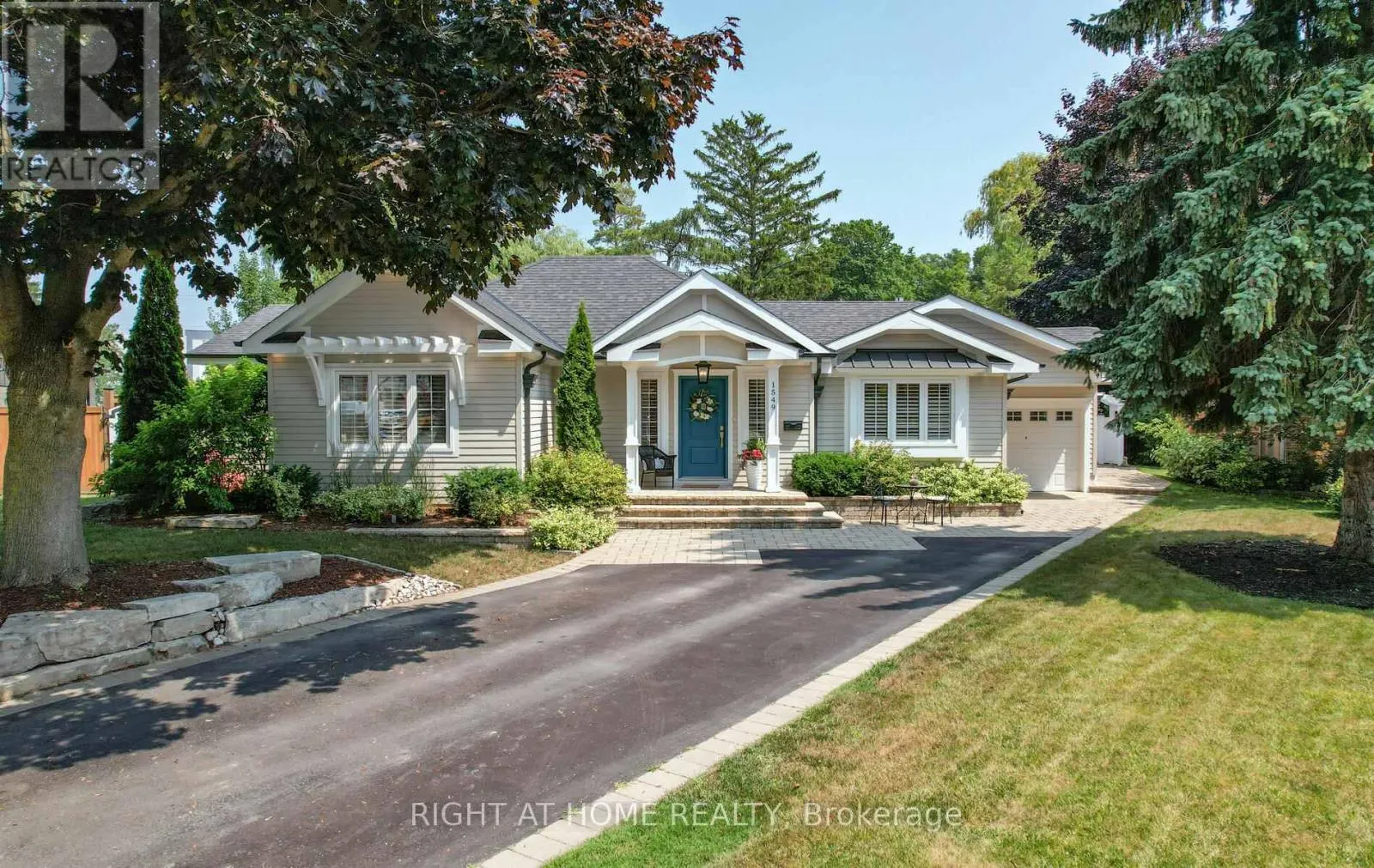 1549 WILLOWSIDE COURT