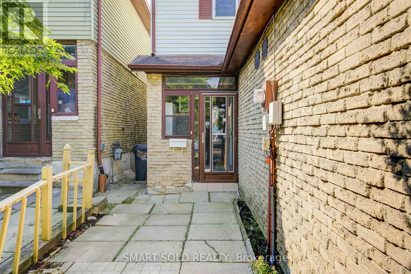 81 RAKEWOOD CRESCENT