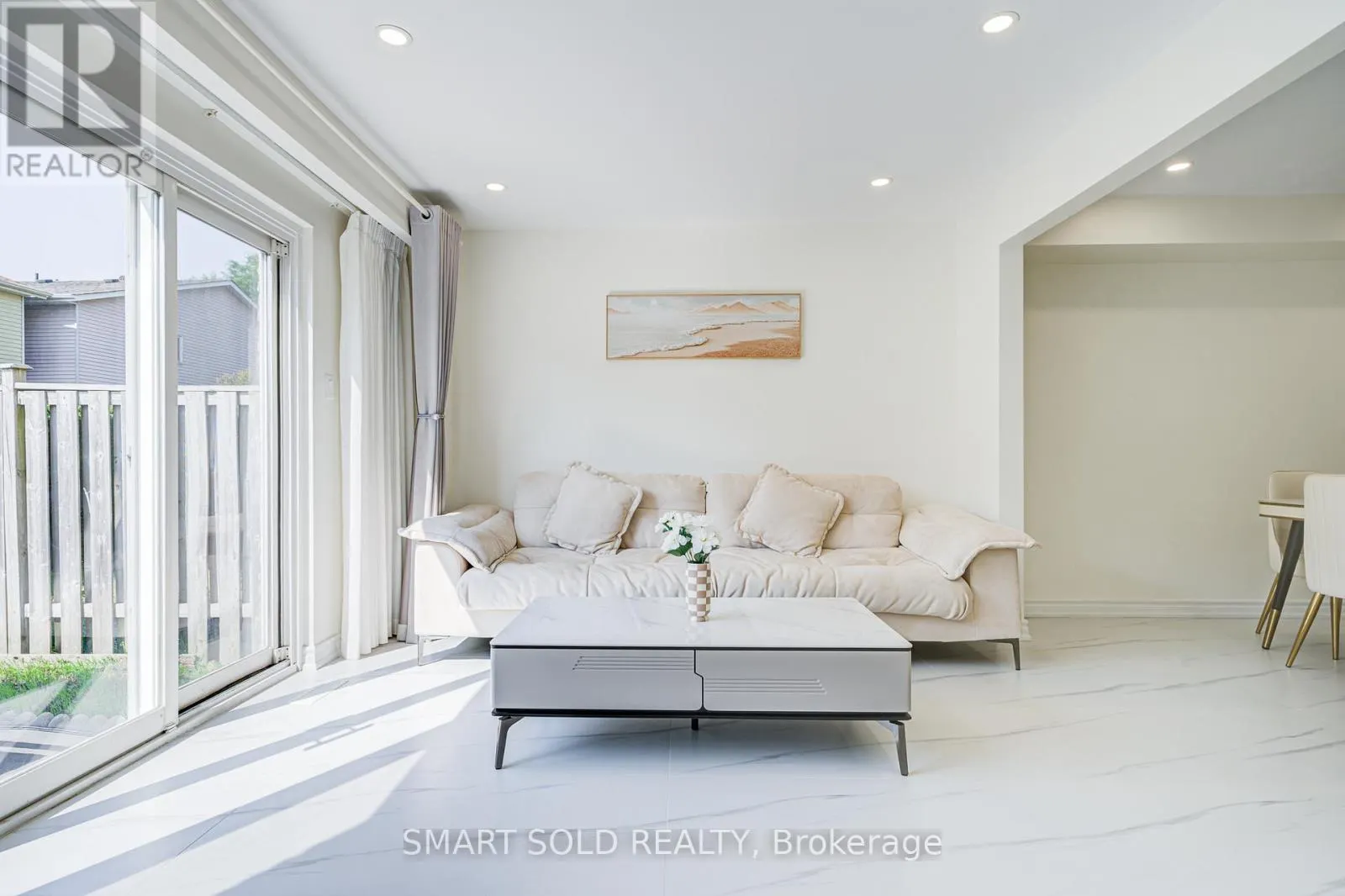 81 RAKEWOOD CRESCENT
