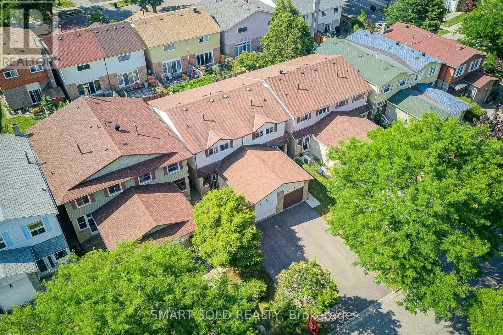 81 RAKEWOOD CRESCENT