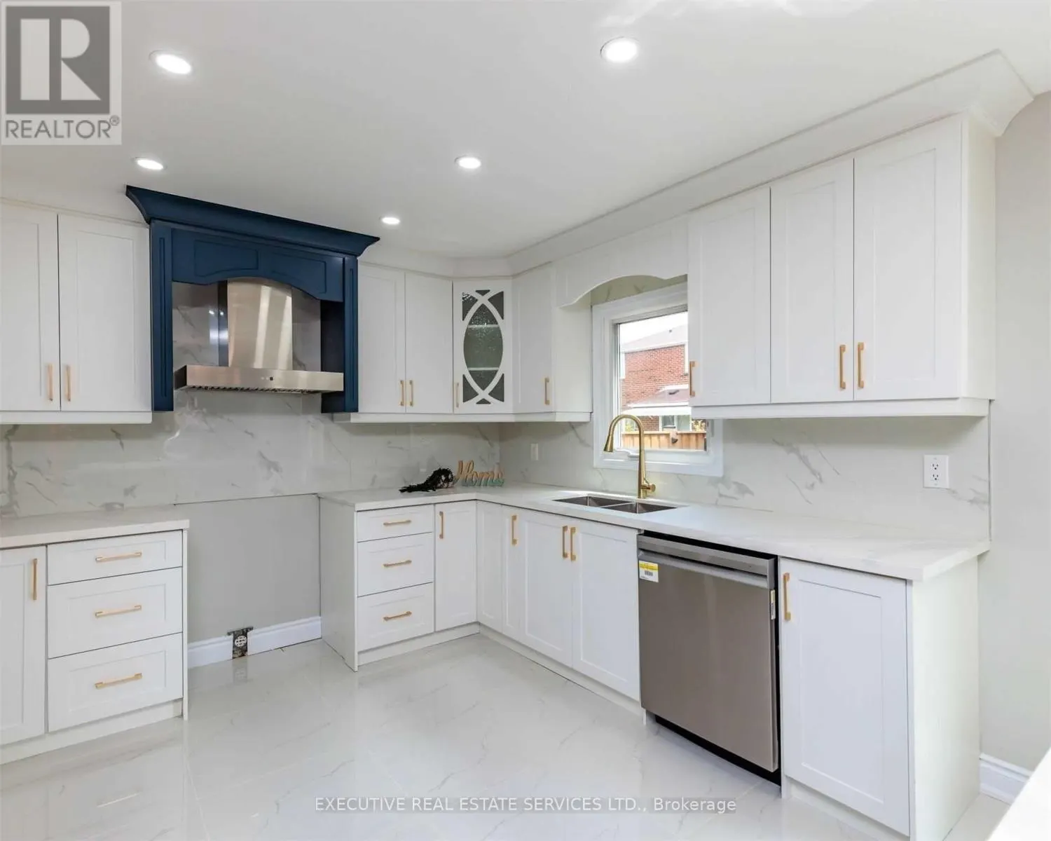 49 BLUENOSE CRESCENT