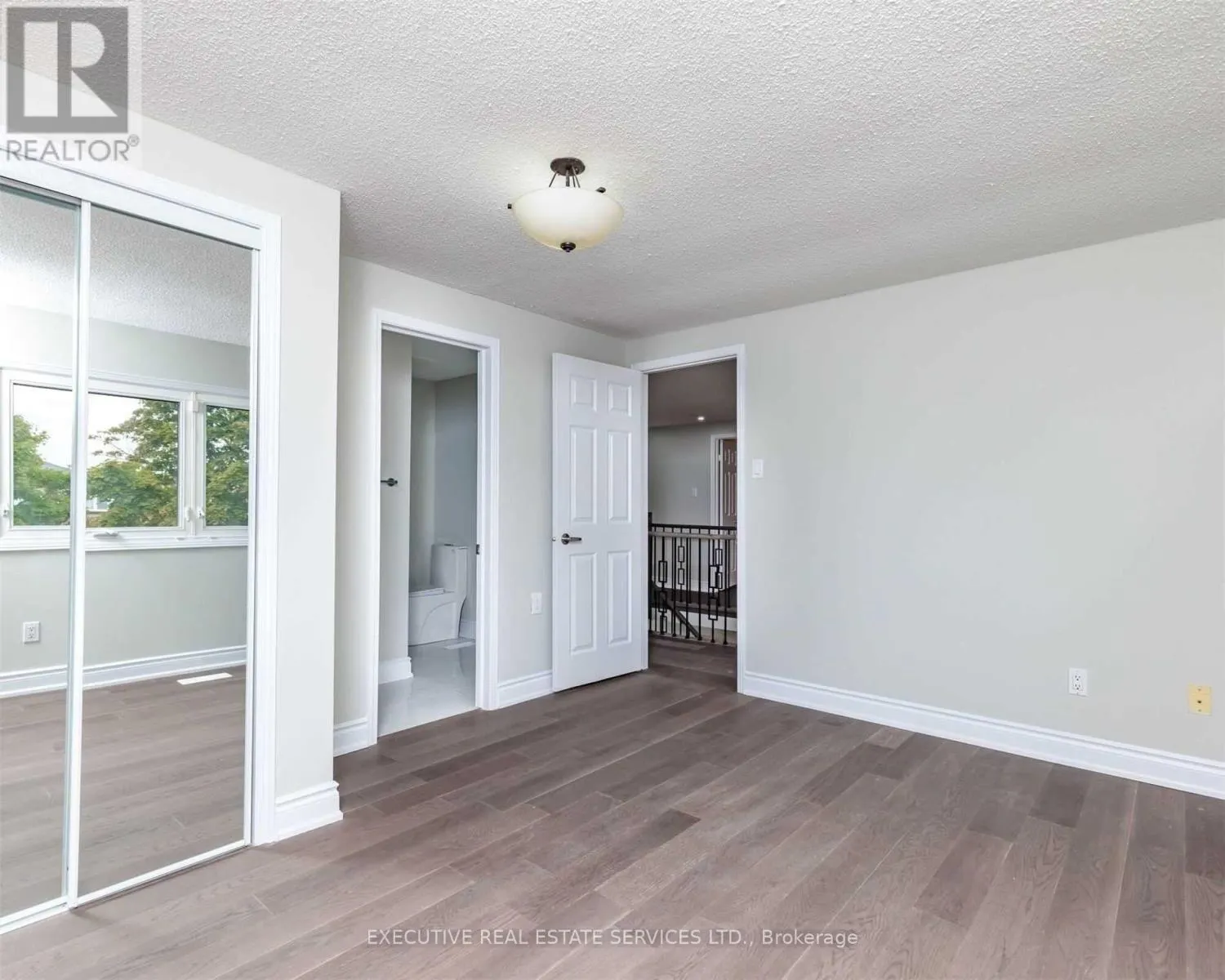 49 BLUENOSE CRESCENT