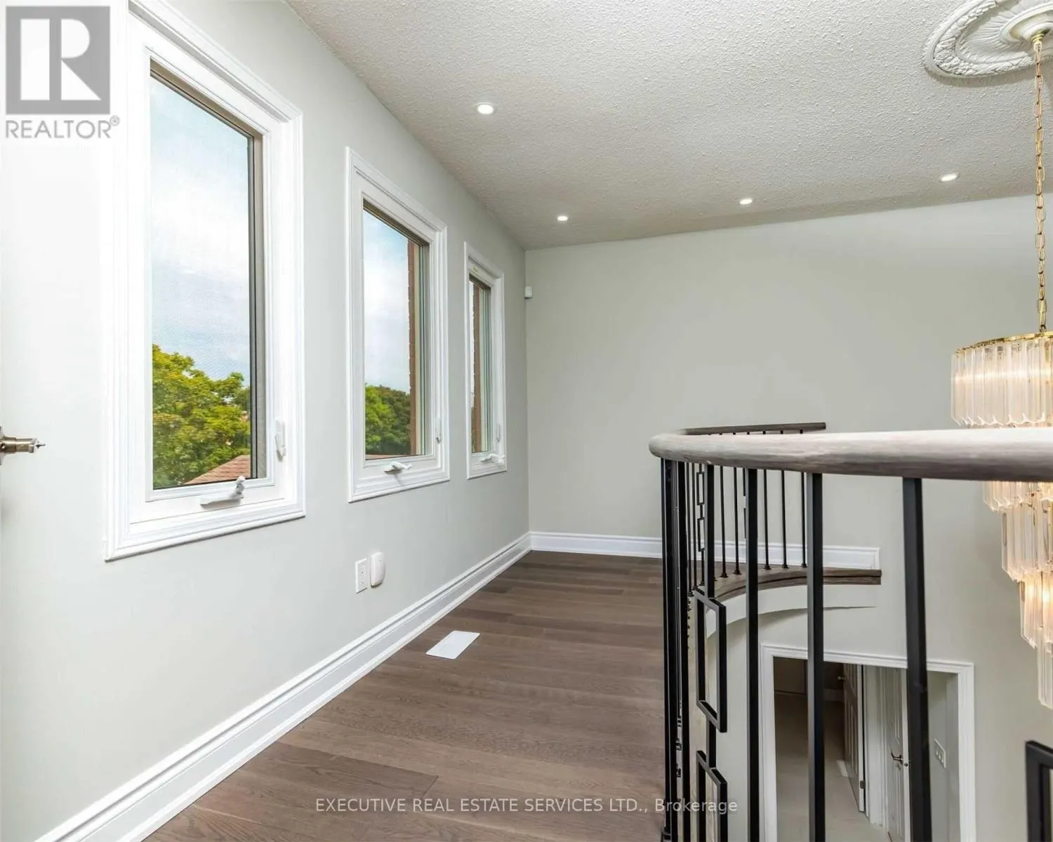 49 BLUENOSE CRESCENT