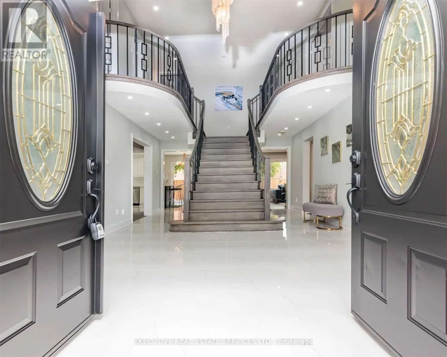 49 BLUENOSE CRESCENT